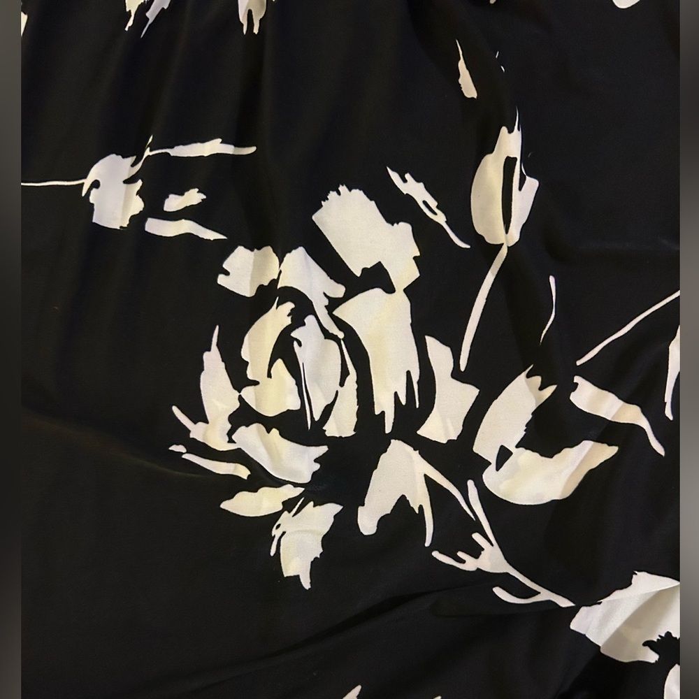 INC International Concepts Black & White large floral rose Embellished Blouse 1X - Picture 6 of 14